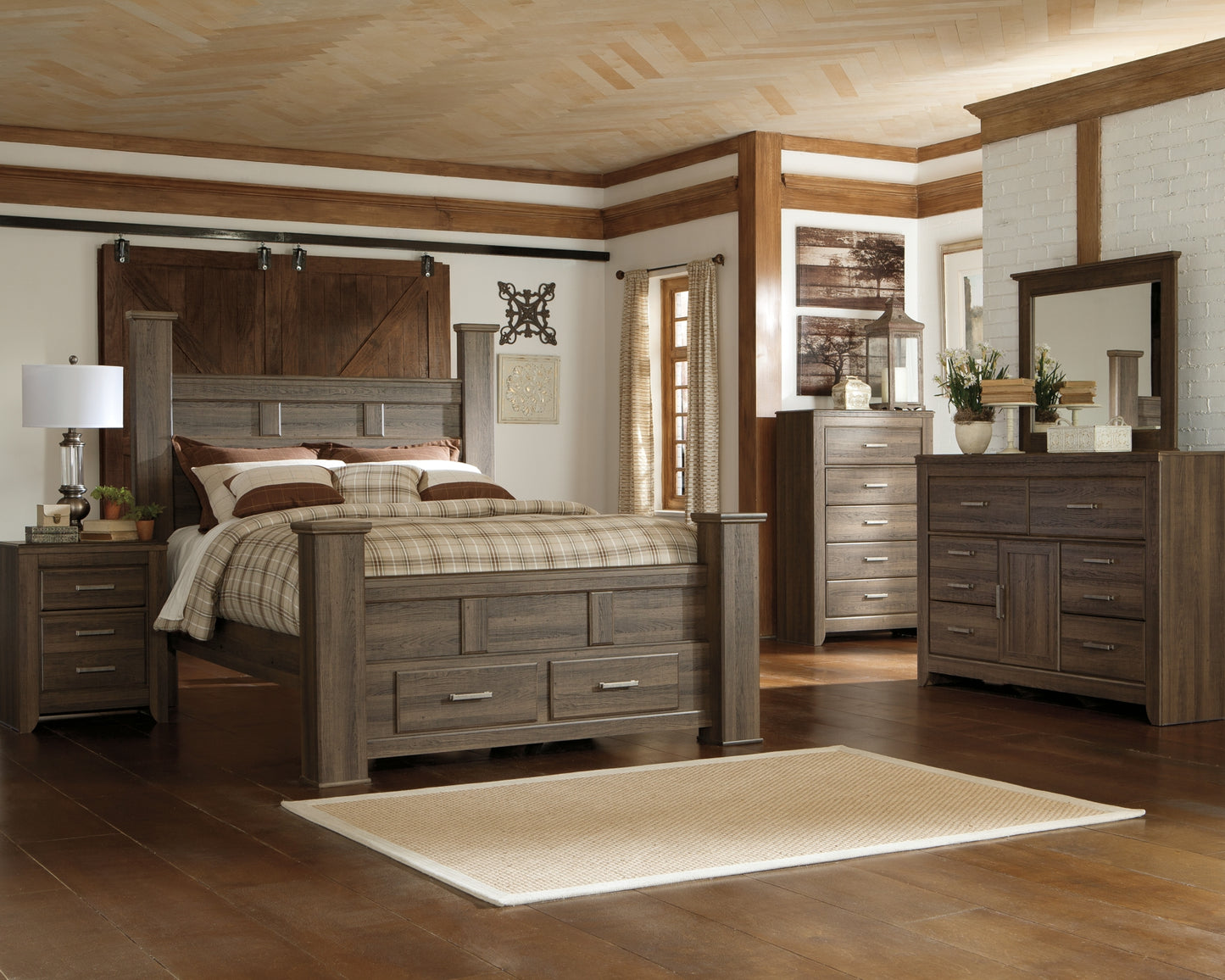 Juararo California King Poster Bed with Mirrored Dresser and Chest